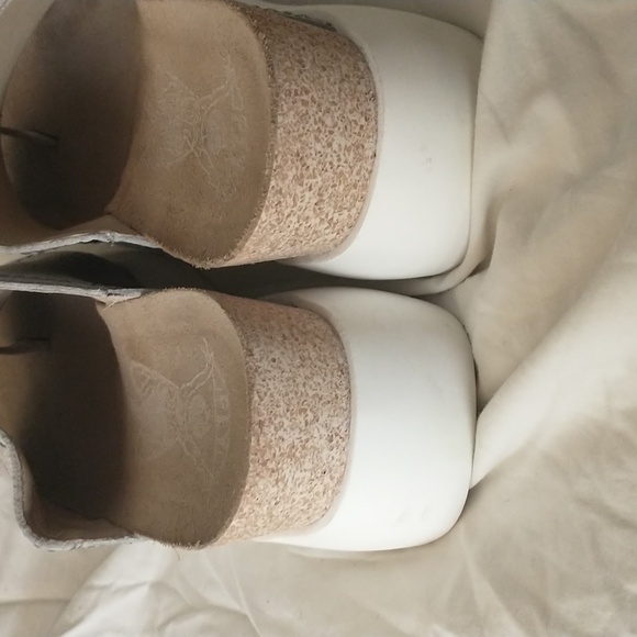 Fly London Slides - Picture 2 of 5